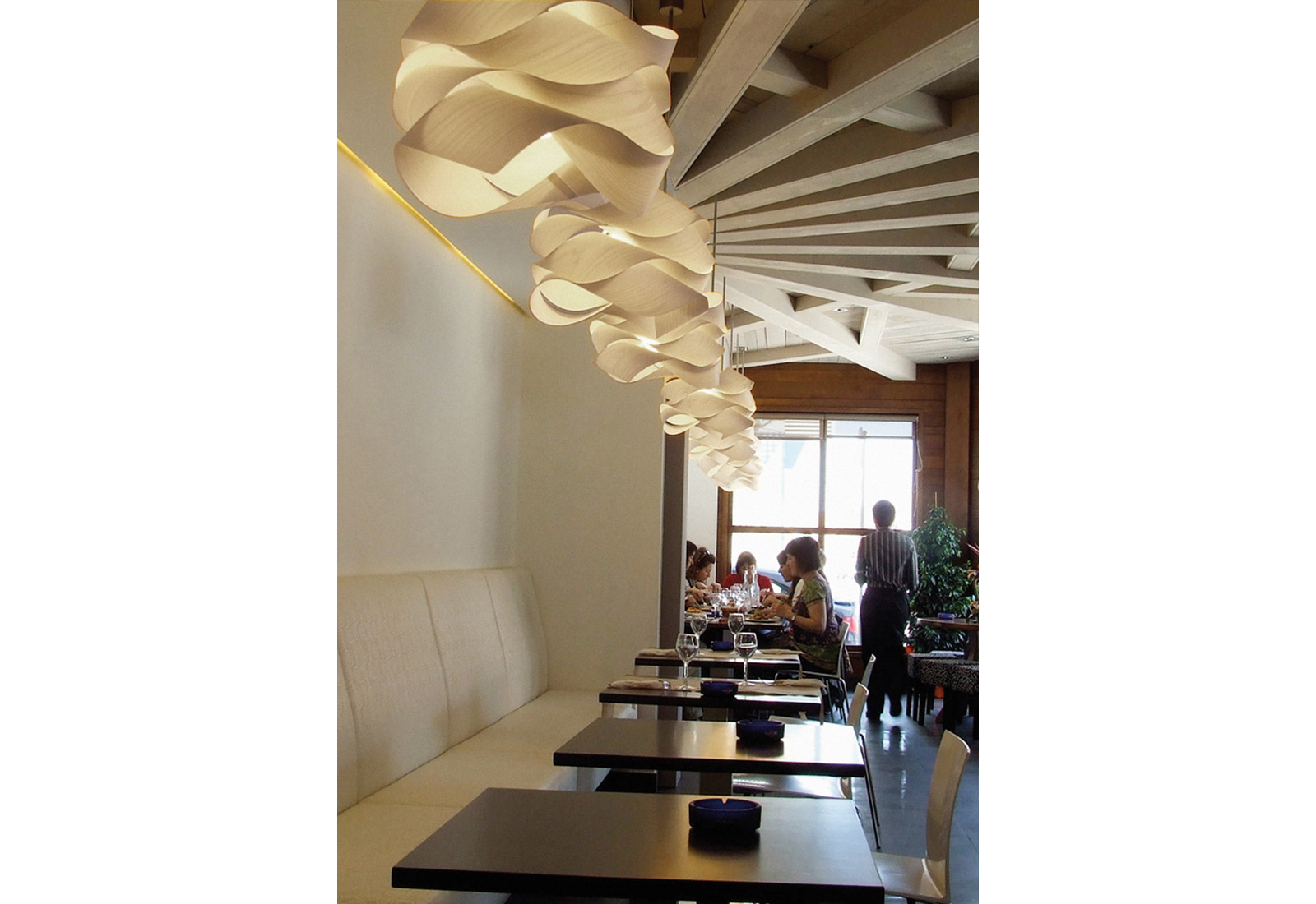lzf-link-wood-lamps-restaurant