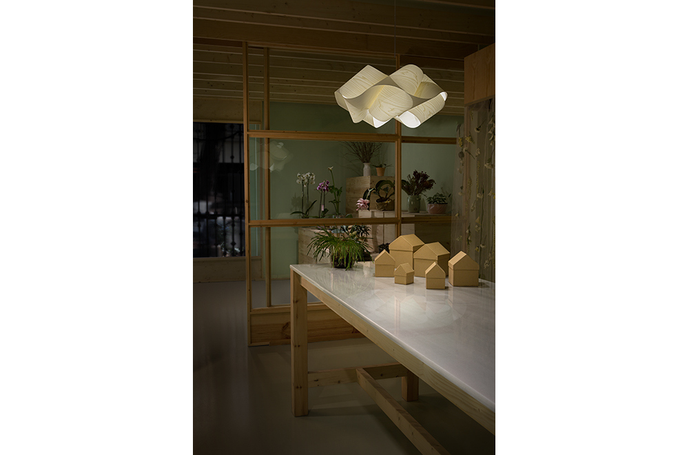 lzf-wood-lamp-swirl-sp-floristeria-shop-2
